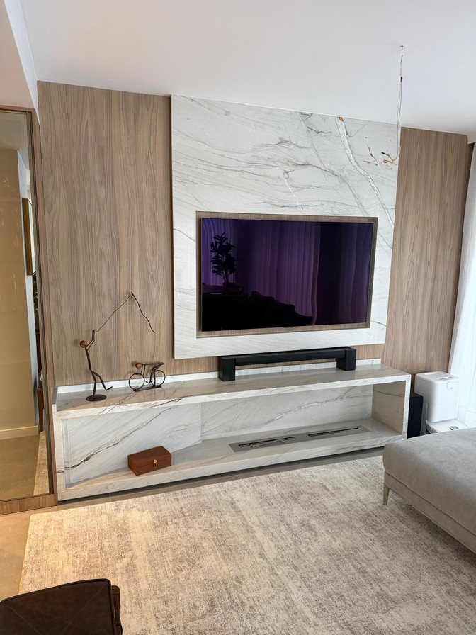 Painel de TV em mármore